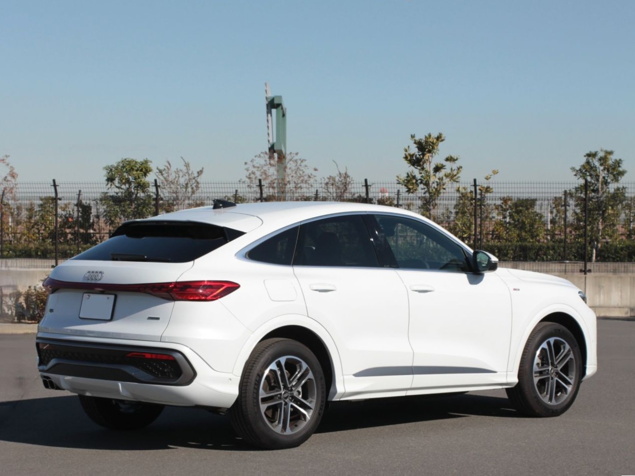 ｱｳﾃﾞｨ Q5 ｽﾎﾟｰﾂﾊﾞｯｸ（期間限定）_2