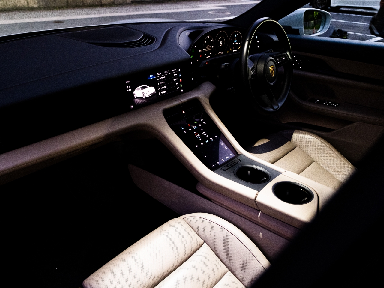 ポルシェ タイカン_3